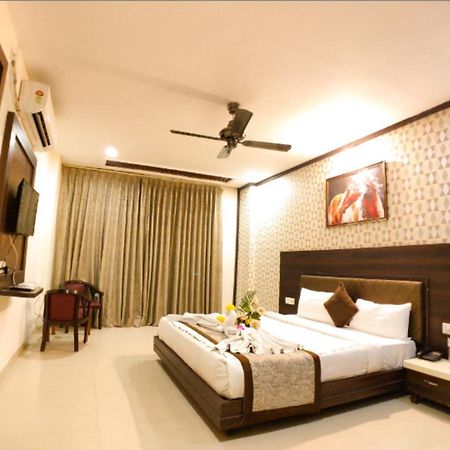 Hotel Badrika Inn Rewa Buitenkant foto