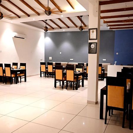 Hotel Badrika Inn Rewa Buitenkant foto