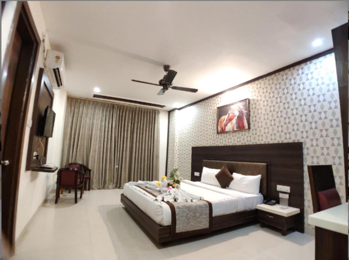 Hotel Badrika Inn Rewa Buitenkant foto