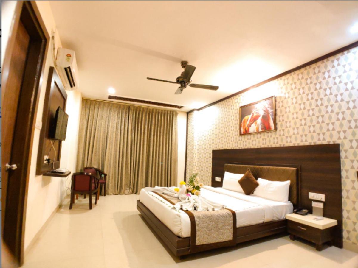 Hotel Badrika Inn Rewa Buitenkant foto