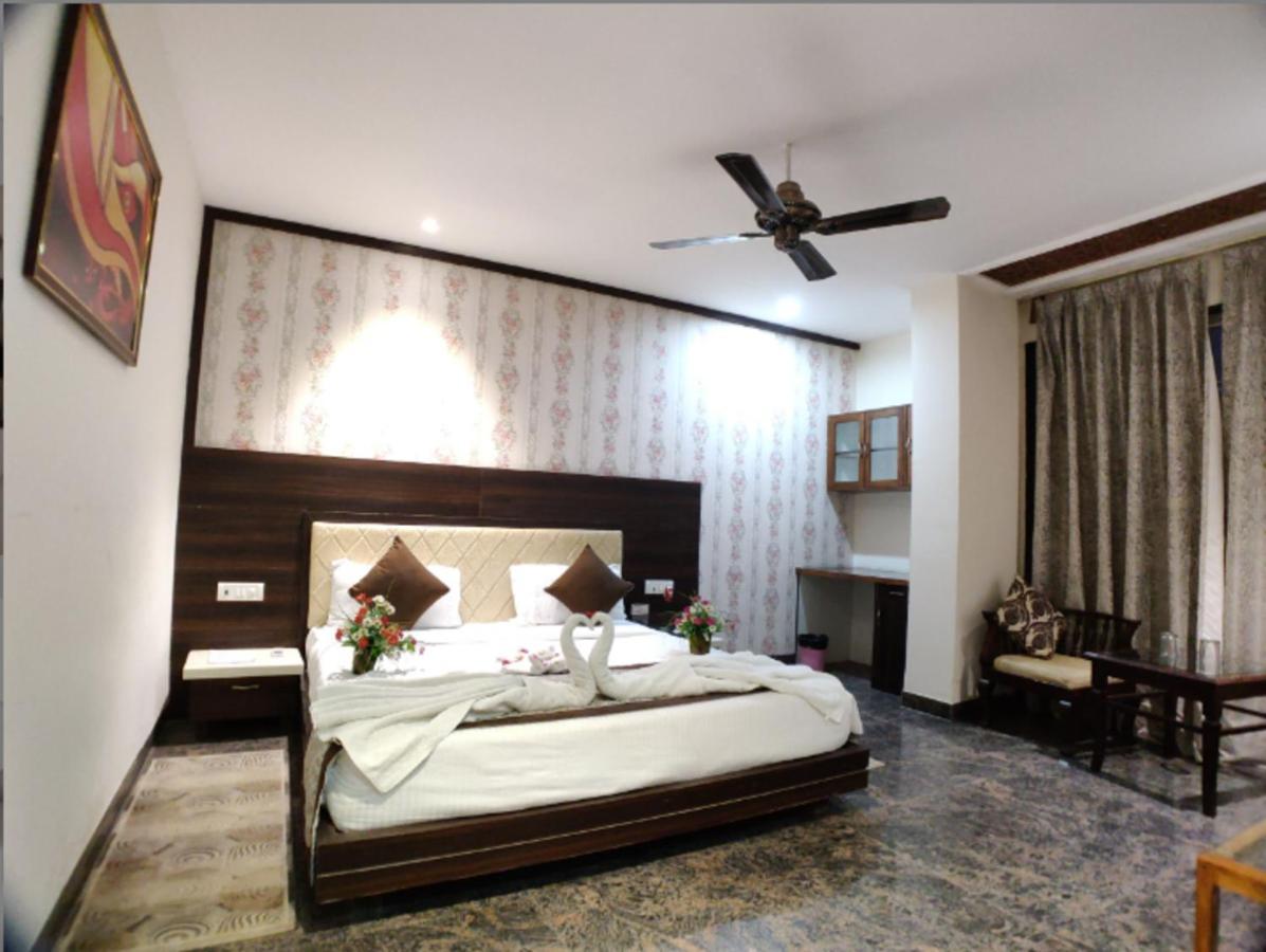 Hotel Badrika Inn Rewa Buitenkant foto