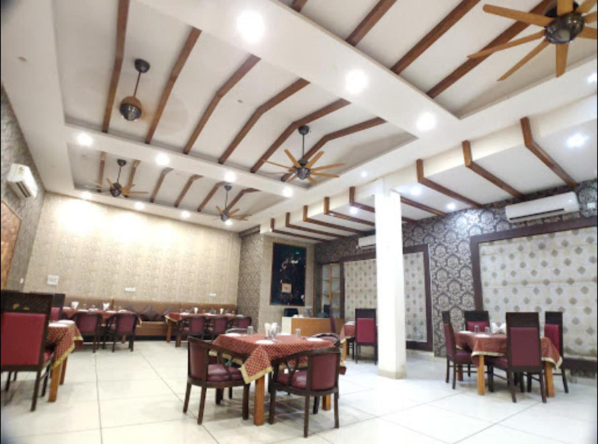 Hotel Badrika Inn Rewa Buitenkant foto